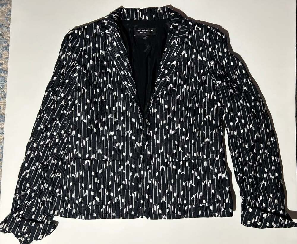 VintageJones New York Collection Women's Embroidered Office Blazer Size 8 Black